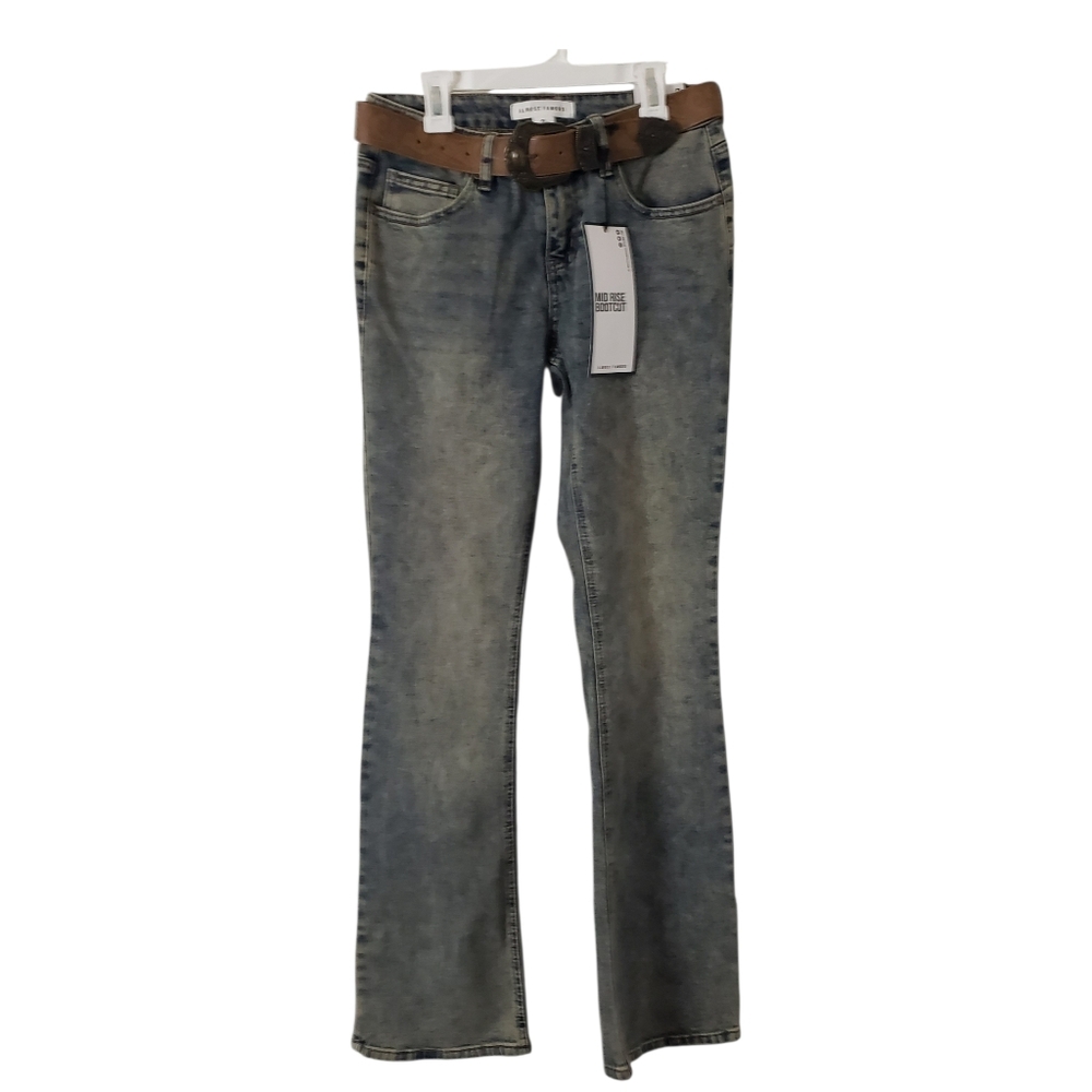 Almost‎ Famous Mid Rise Bootcut Stretch Jeans With Belt Women's Size 3/26